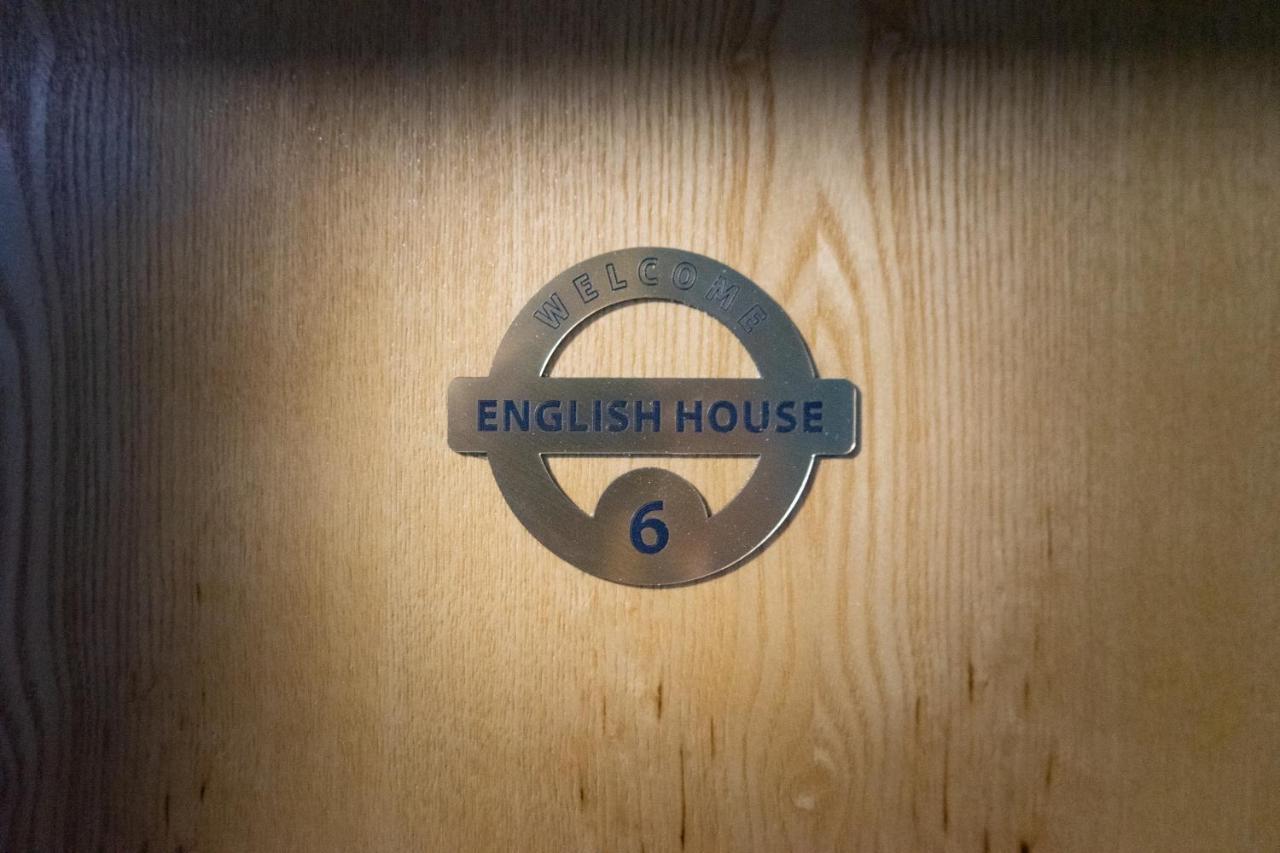English House Bistrita  Bagian luar foto