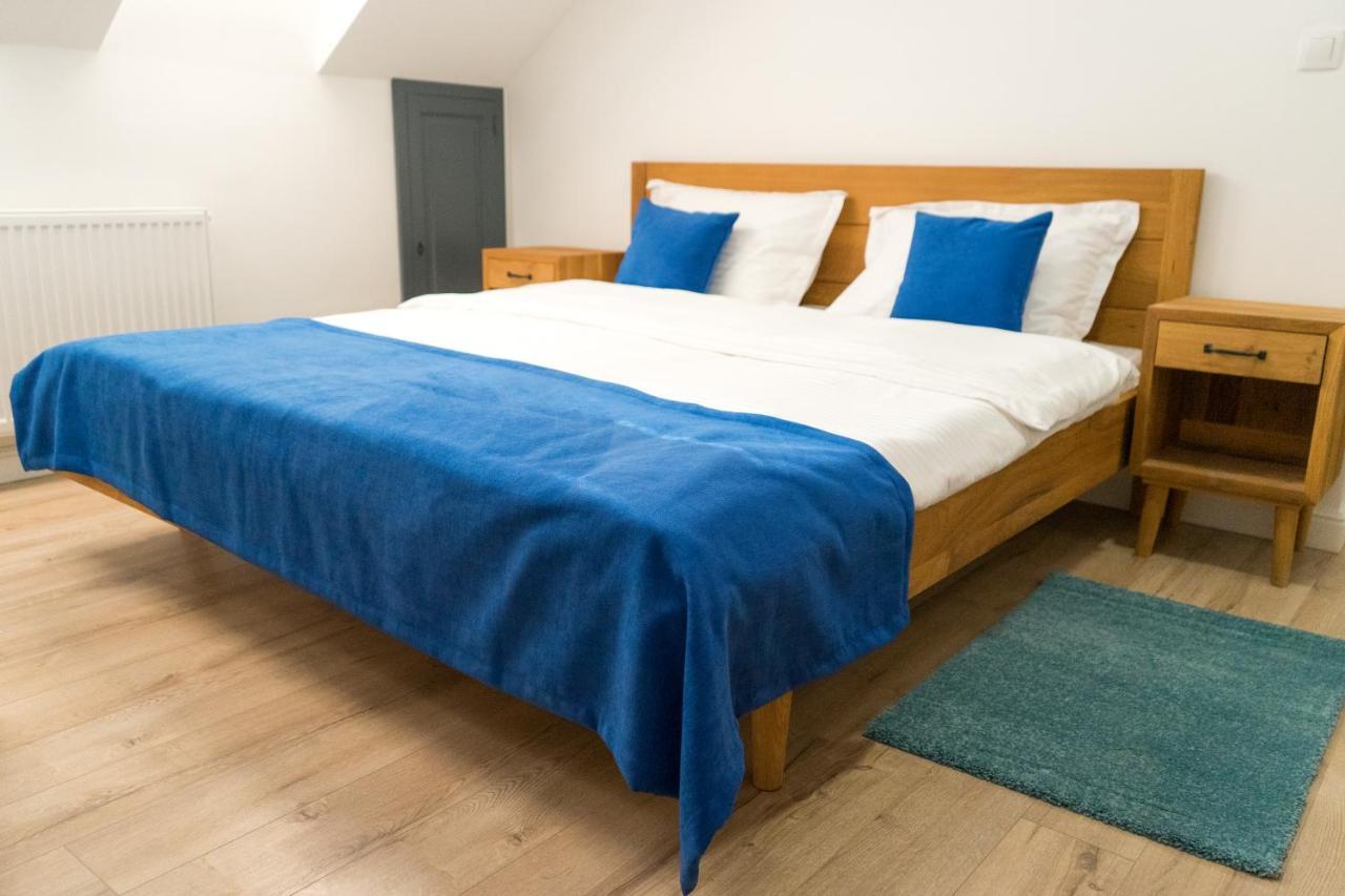 English House Bistrita  Bagian luar foto