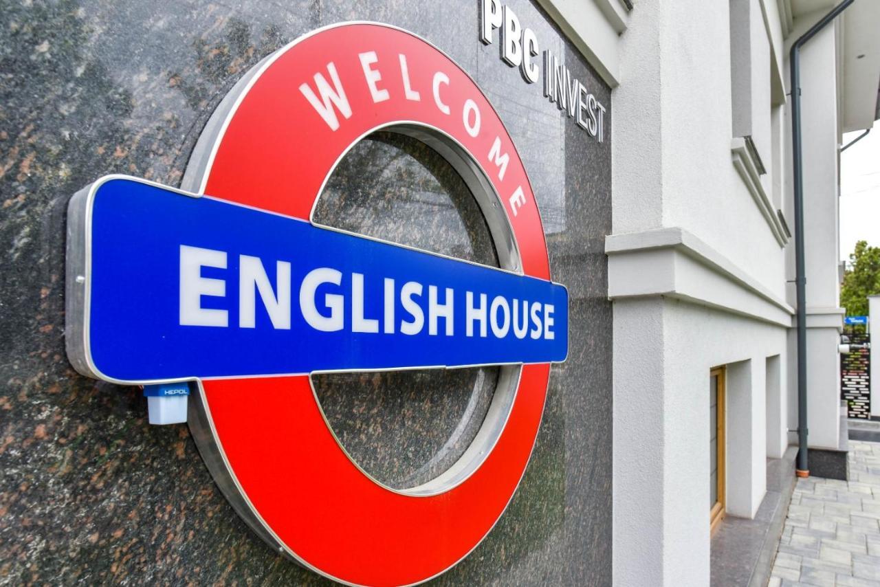 English House Bistrita  Bagian luar foto