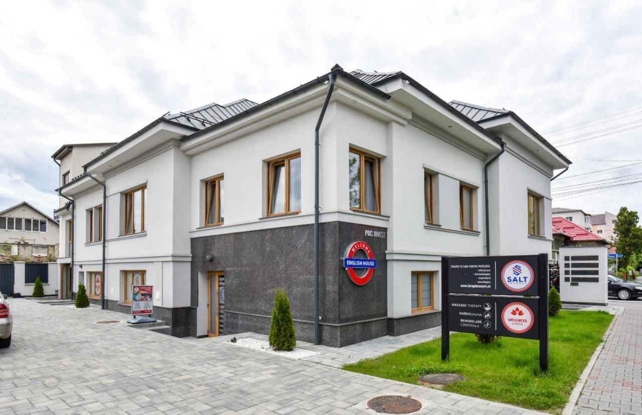 English House Bistrita  Bagian luar foto