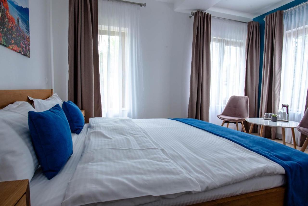 English House Bistrita  Bagian luar foto