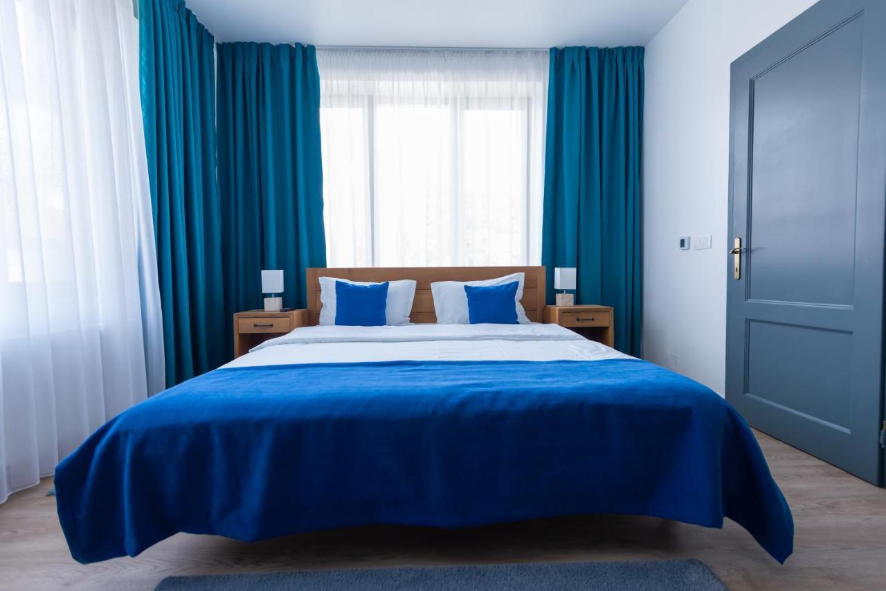 English House Bistrita  Bagian luar foto