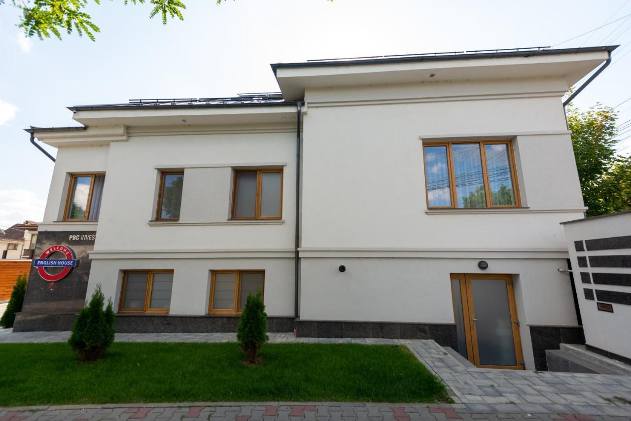 English House Bistrita  Bagian luar foto