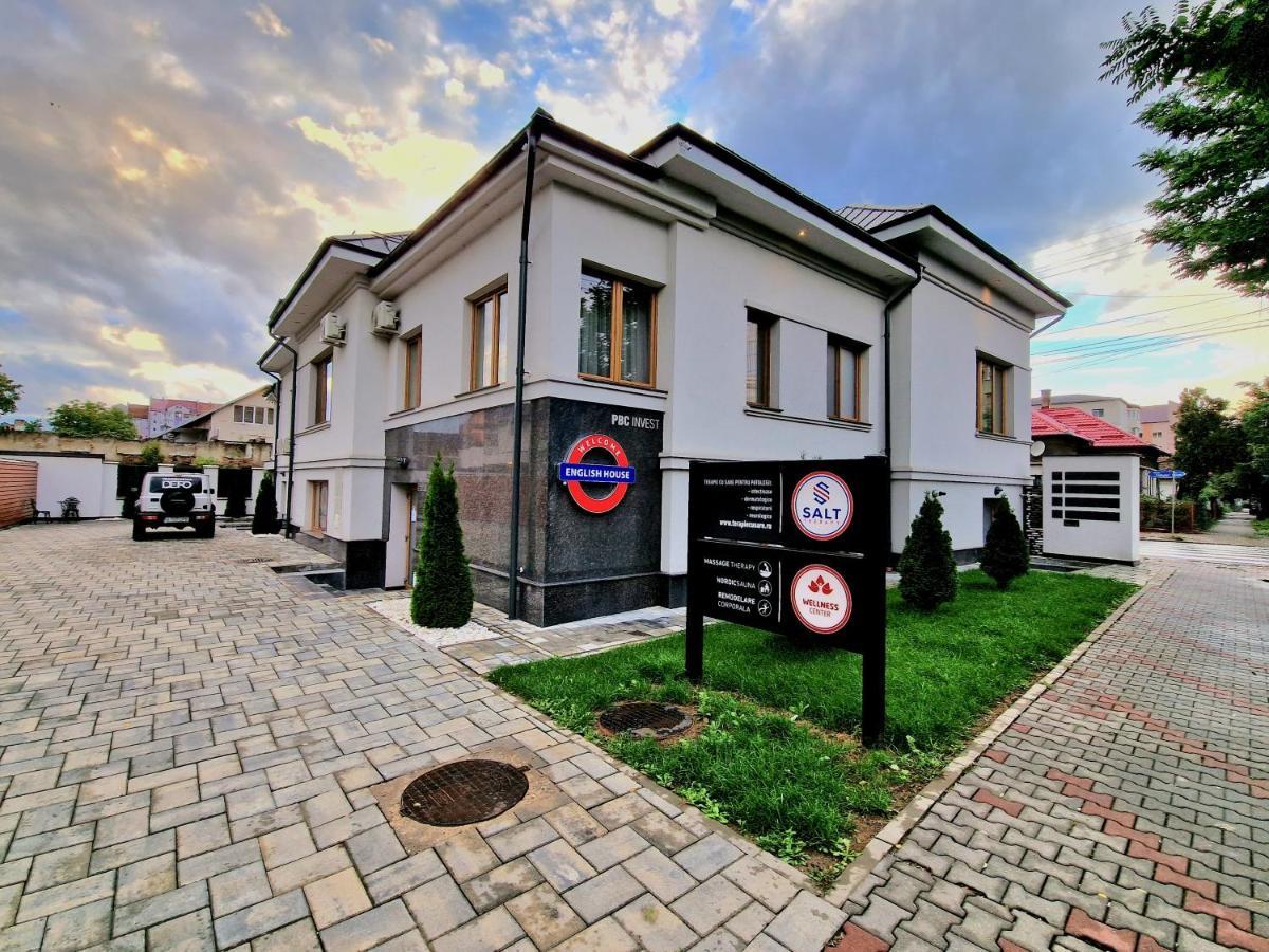 English House Bistrita  Bagian luar foto