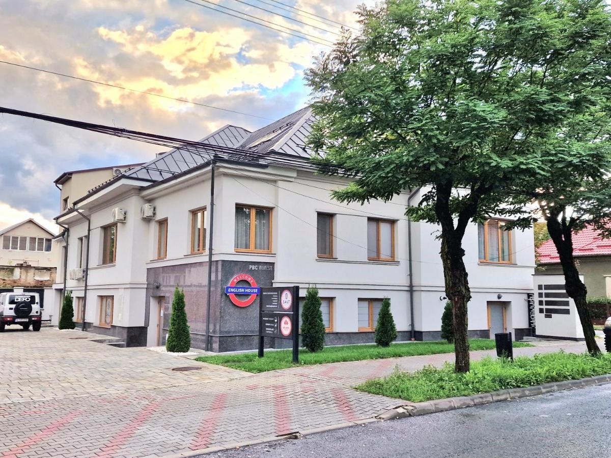 English House Bistrita  Bagian luar foto