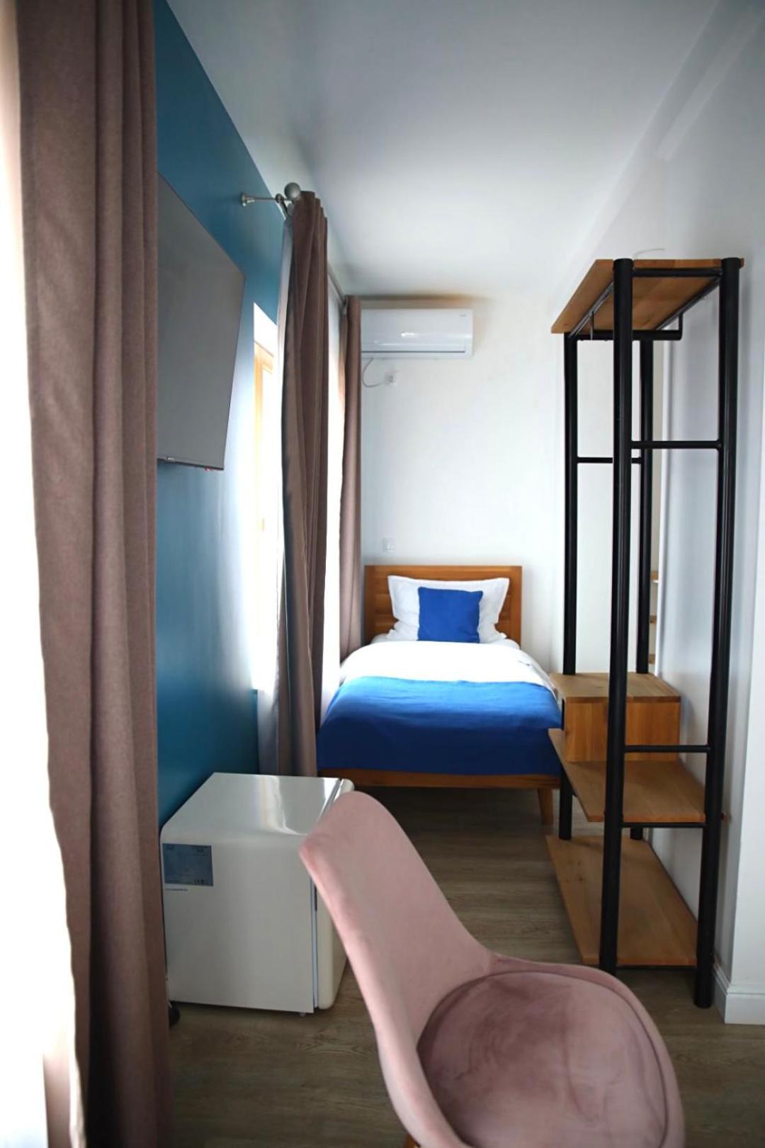 English House Bistrita  Bagian luar foto