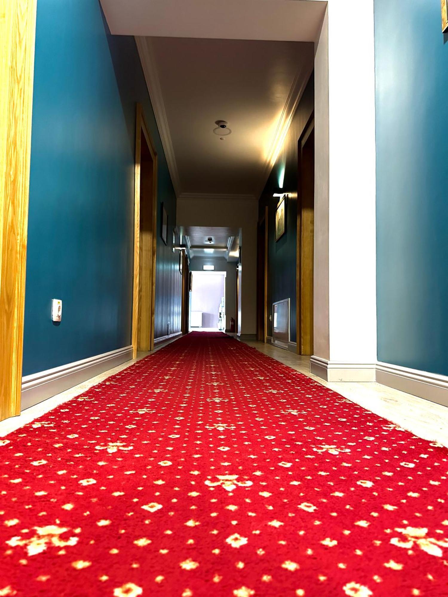English House Bistrita  Bagian luar foto